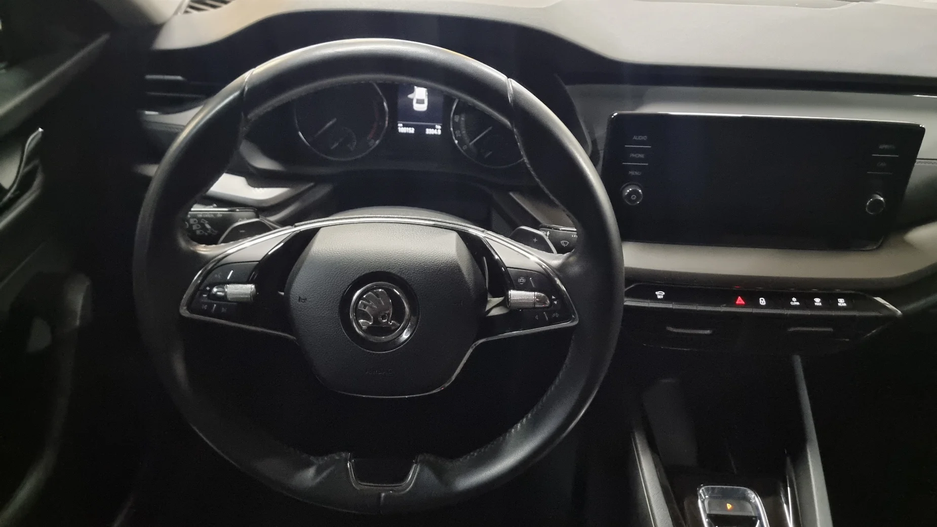 Skoda Octavia photo
